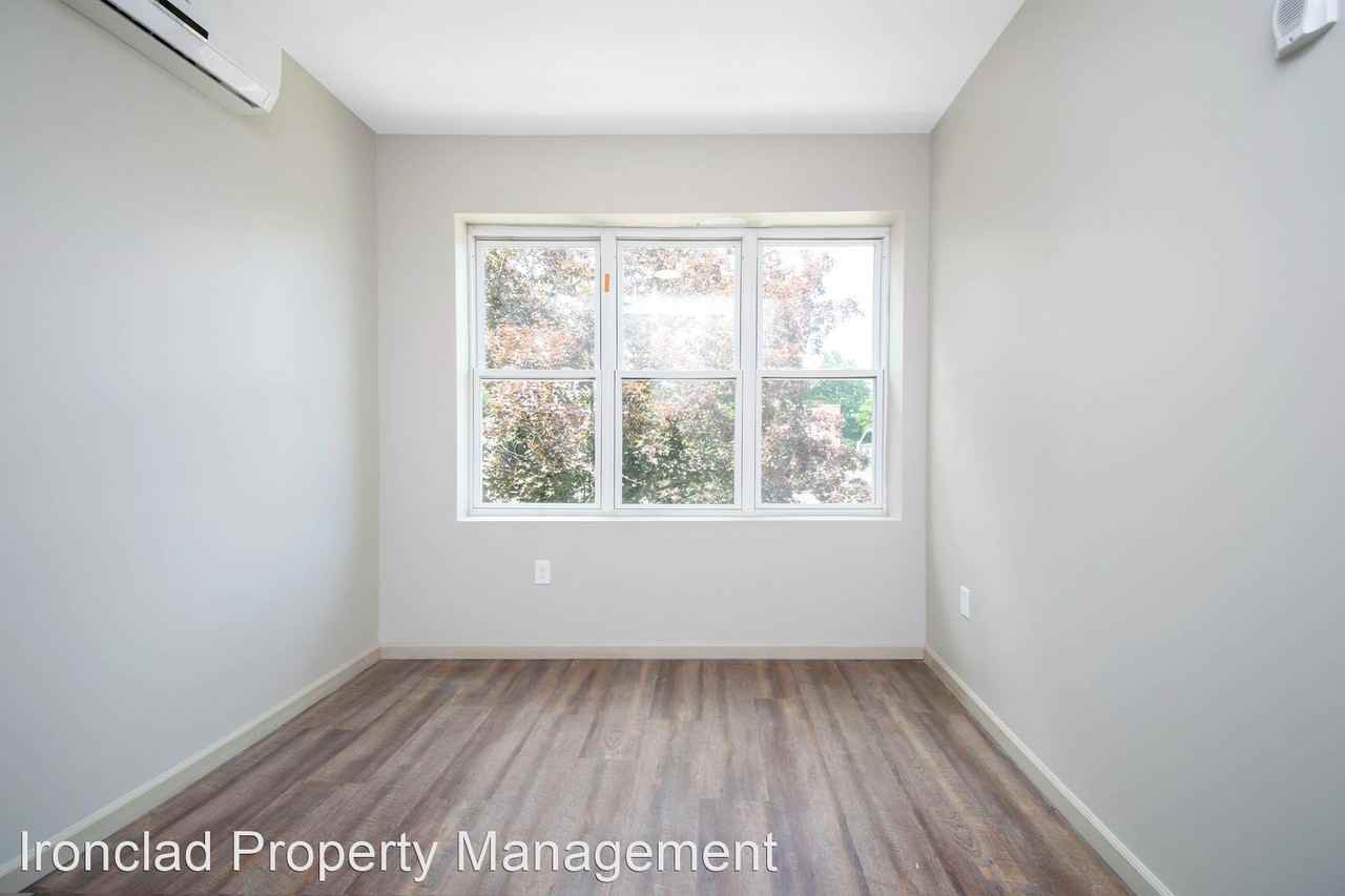 479 Farmington Ave - Photo 3 of 26