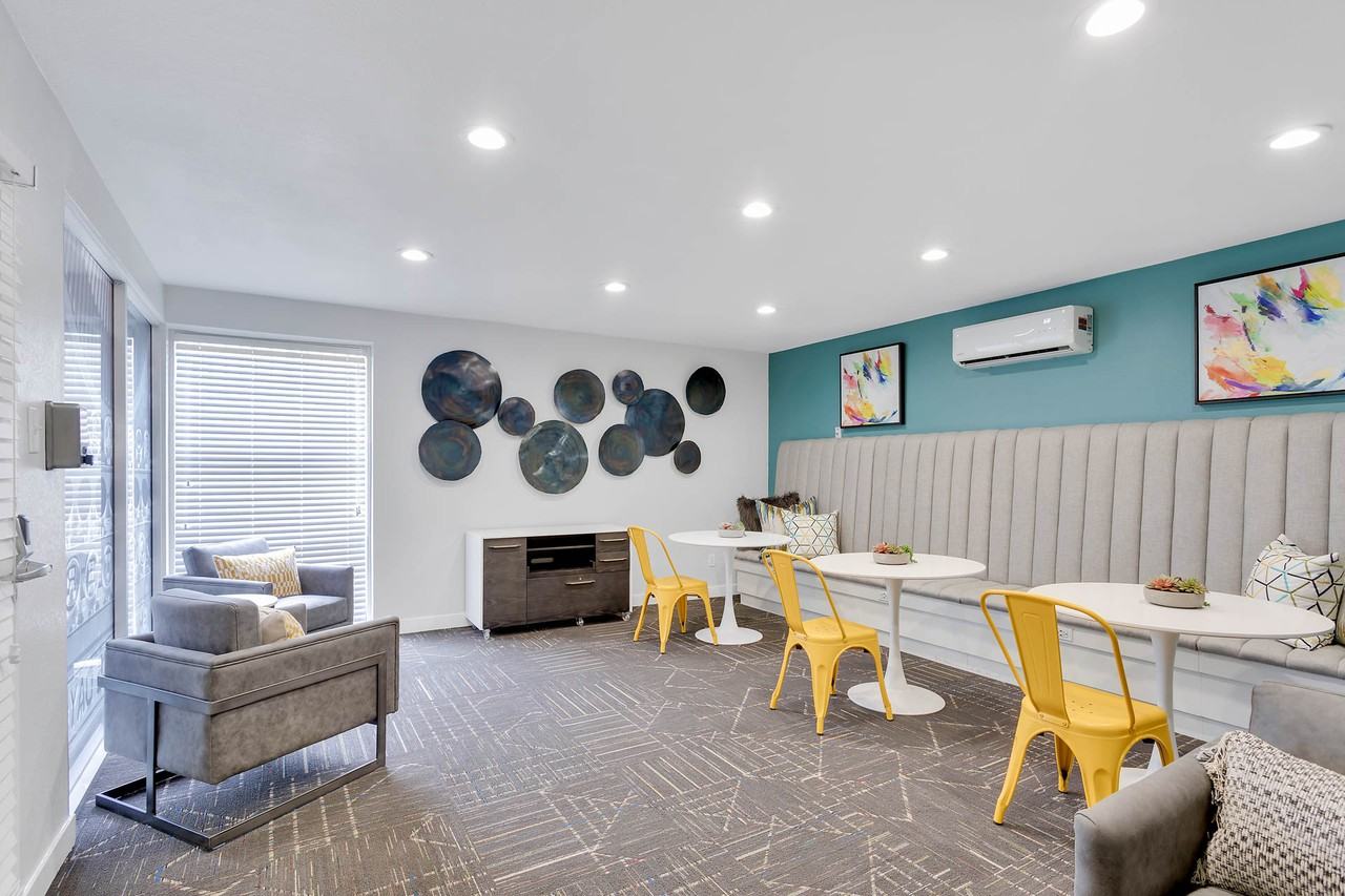 180 Flats - Photo 4 of 41