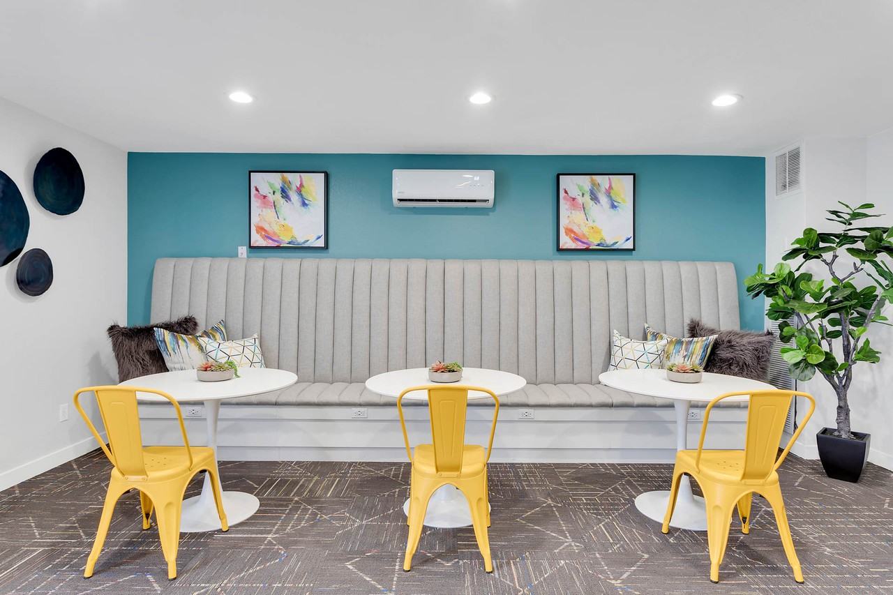 180 Flats - Photo 3 of 41