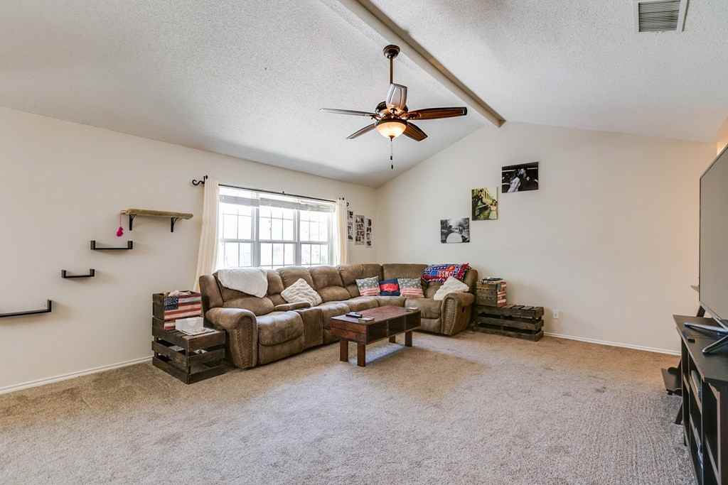 1205 Hugo Ln - Photo 3 of 16