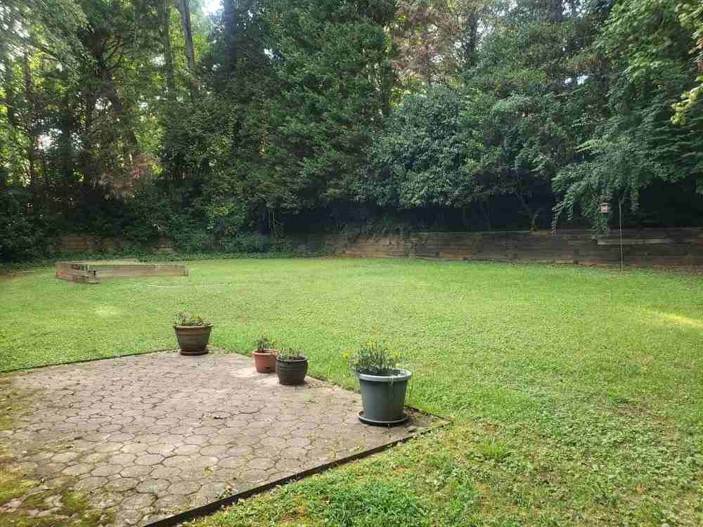 630 Lake Forest Ct - Photo 2 of 2