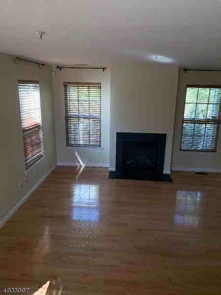 1050 Shadowlawn Dr - Photo 2 of 15