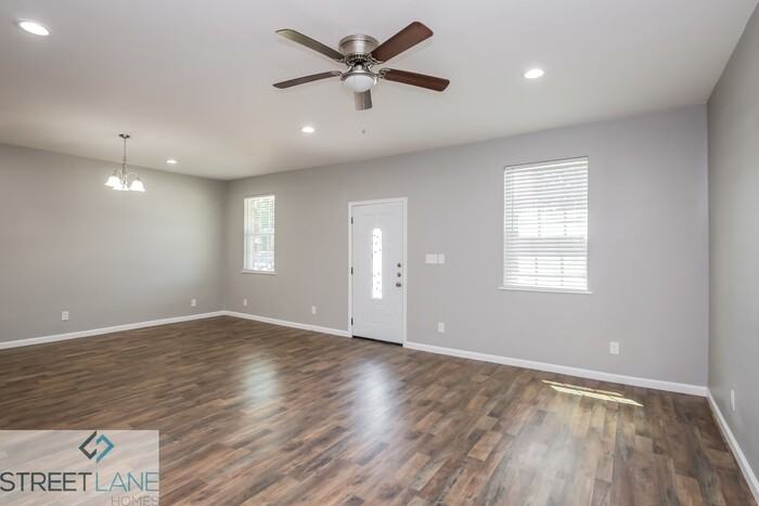 1705 E Davis Ave - Photo 3 of 15