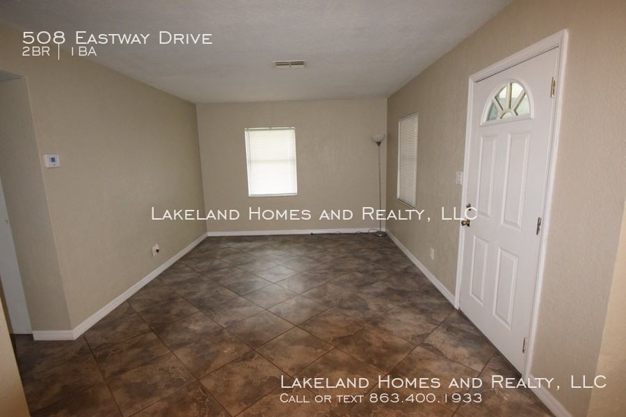 508 Eastway Dr - Photo 3 of 25