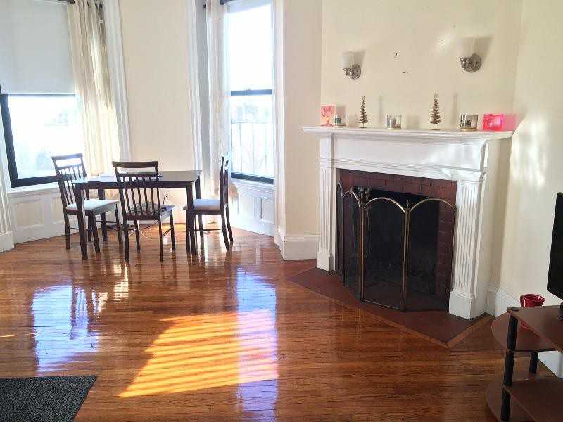 504 Beacon Street #21 - Photo 3 of 6