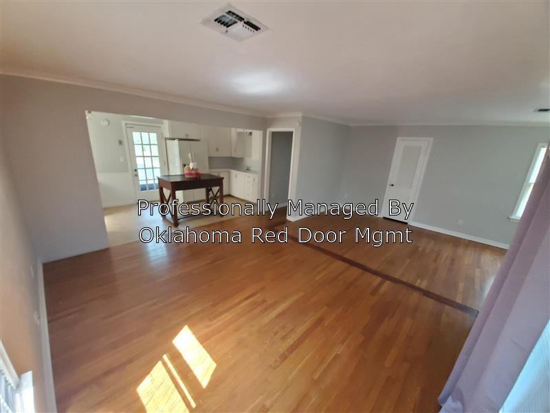 841 Nw 44th St - Photo 2 of 12