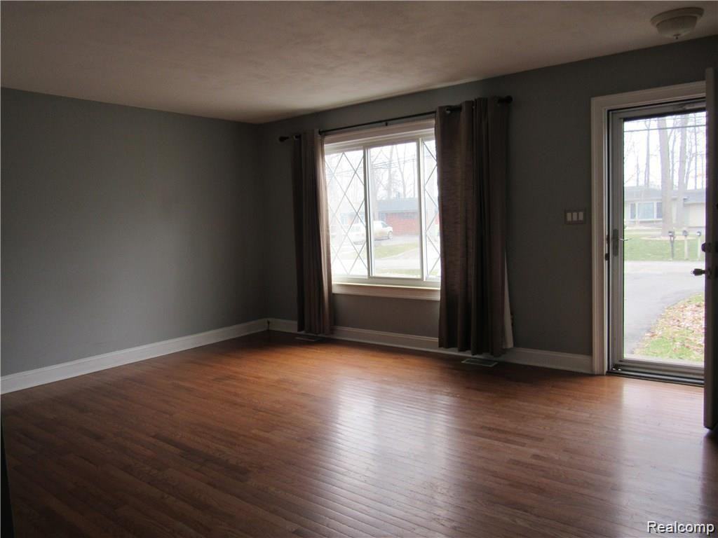 1548 Remsing St - Photo 2 of 10