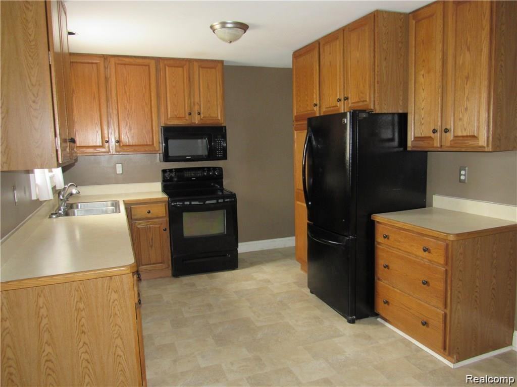 1548 Remsing St - Photo 3 of 10