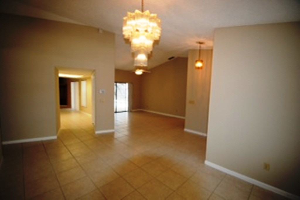 2552 Arborwood Dr - Photo 3 of 8