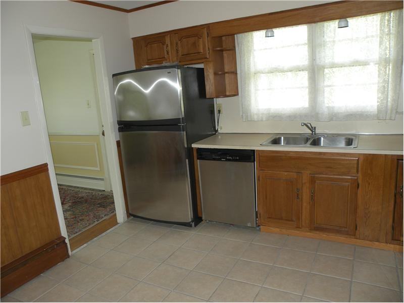 3519 Skippack Pike - Photo 3 of 18