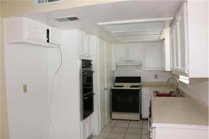 11692 McAuliffe Dr - Photo 3 of 9