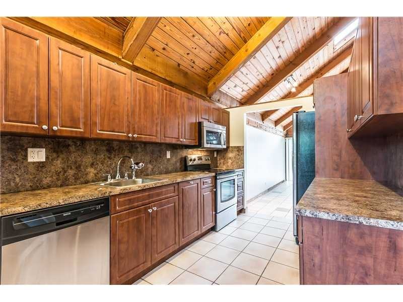 493 N University Dr - Photo 2 of 6