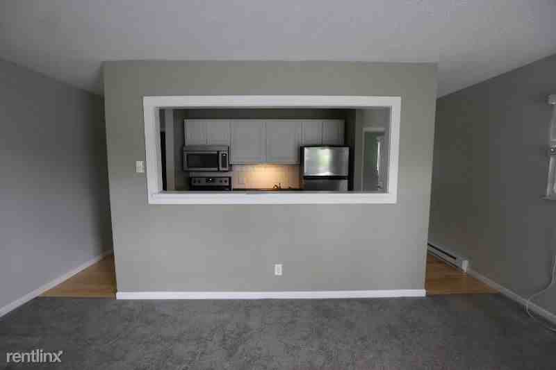 212 212 W. Locust St. A - Photo 3 of 16