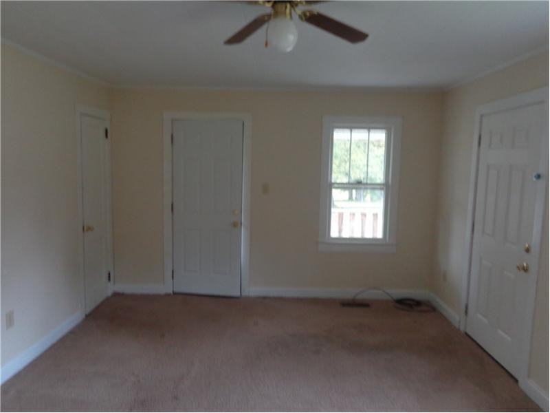 109 Lynn Ave - Photo 3 of 11