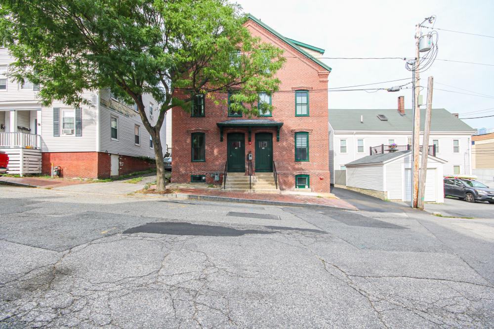 47 Hancock St - Photo 2 of 45