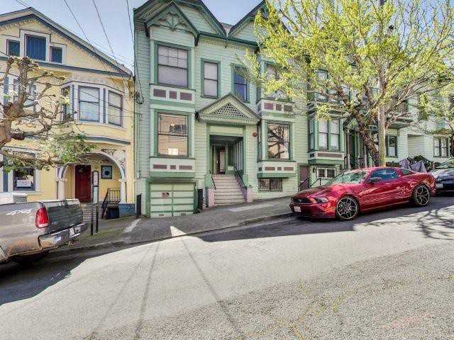 191 Henry St - Photo 2 of 20