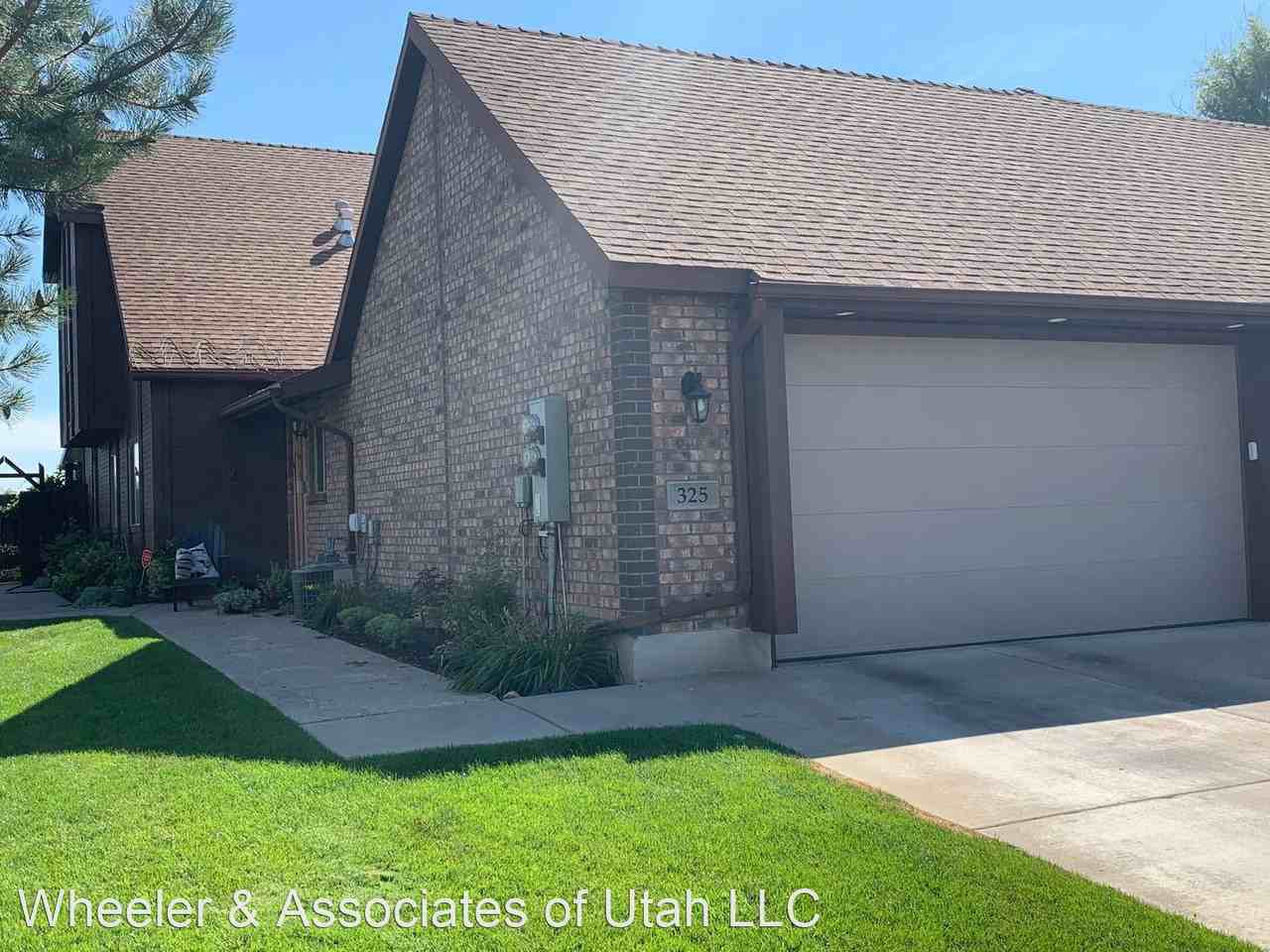 325 Willow Way - Photo 2 of 9