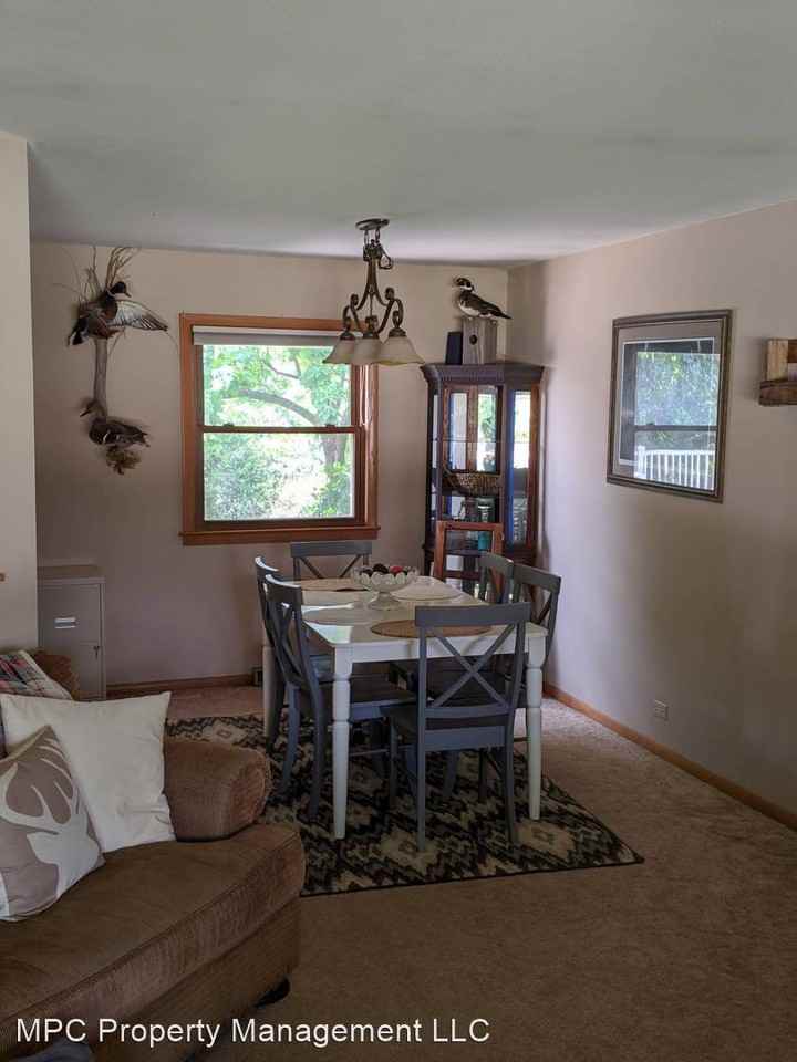 400 Franklin St - Photo 2 of 4