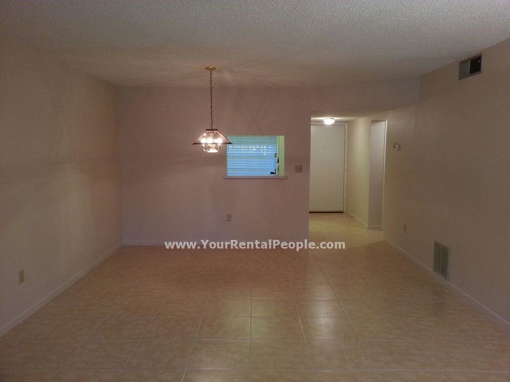 845 Maple Ct - Photo 2 of 13