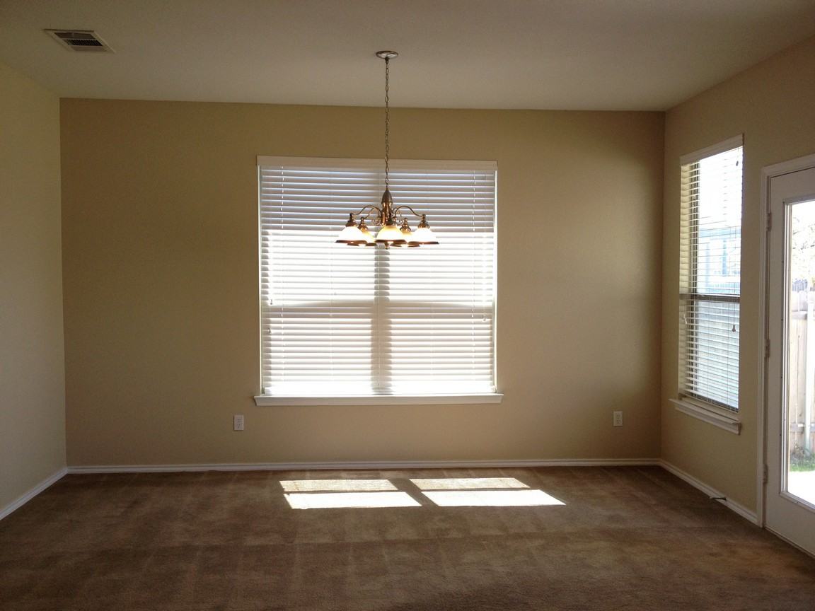 712 Tumbleweed Trl - Photo 6 of 14