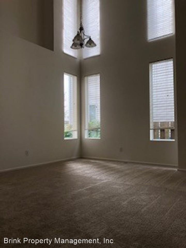 22120 46th Ave S - Photo 2 of 18