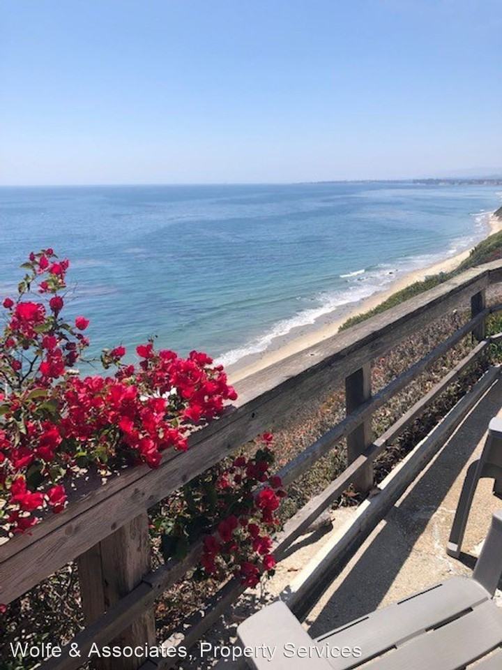 3323 Cliff Dr - Photo 3 of 16