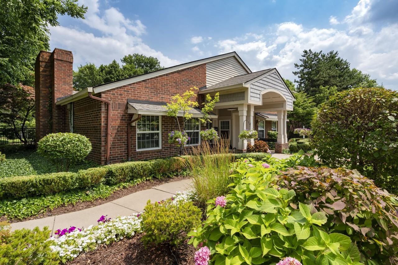 Fairlane Meadow Apartments & Townhomes 4900 Heather Dr, Dearborn, MI