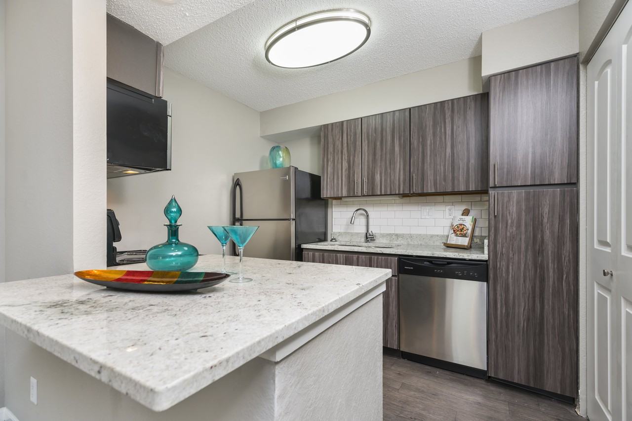 Northland Passage Apartments - Photo 5 of 18