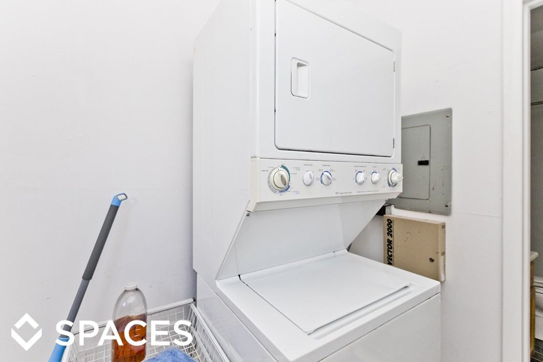 2047 North Hoyne - Photo 2 of 8