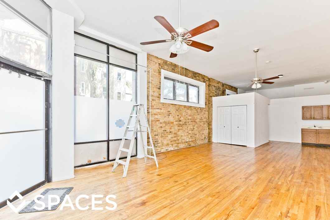 2047 North Hoyne - Photo 3 of 8