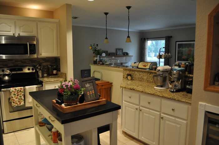 8007 Jozee Cir - Photo 2 of 22