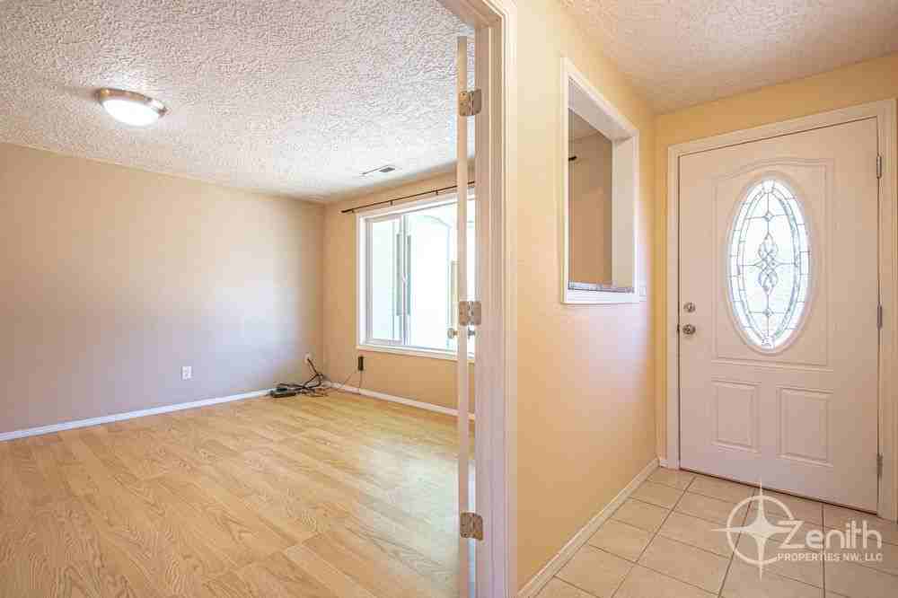 12719 Ne 10th Ave - Photo 3 of 29