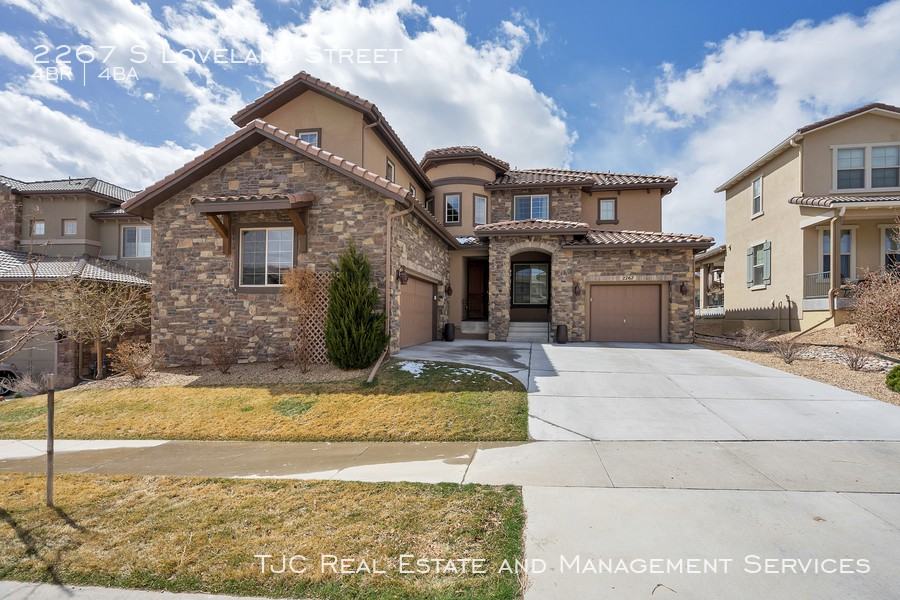 2267 S Loveland St - Photo 2 of 30