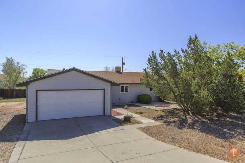 5206 Foothills Dr - Photo 2 of 23