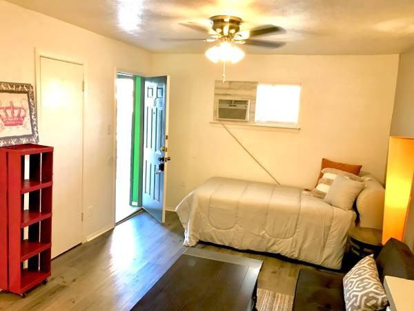 The Graduate - Photo 2 of 8