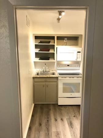 The Graduate - Photo 6 of 8