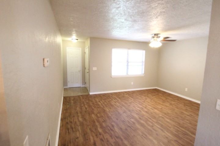 4029 North Nicklas Avenue - Photo 4 of 18