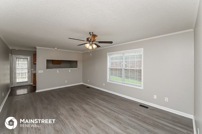 1705 Delta Ave - Photo 3 of 16