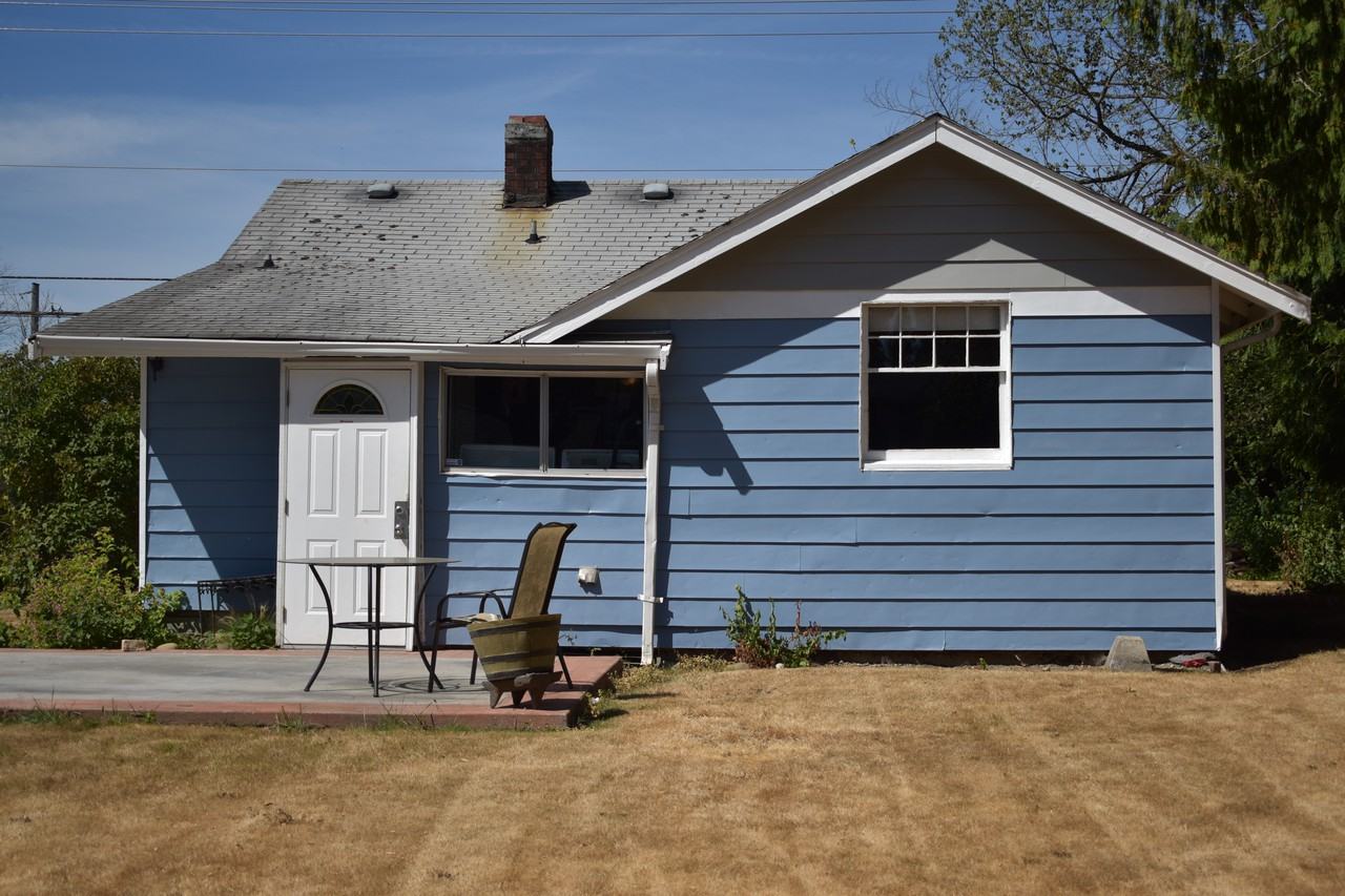 9611 South Sheridan Avenue - Photo 2 of 13