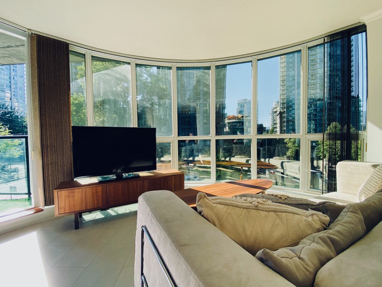 588 Broughton Street #2