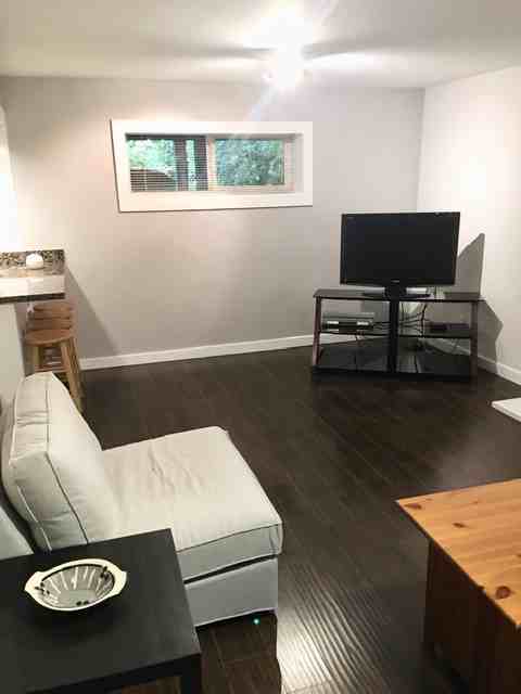 1085 West 22 Street - Photo 3 of 8