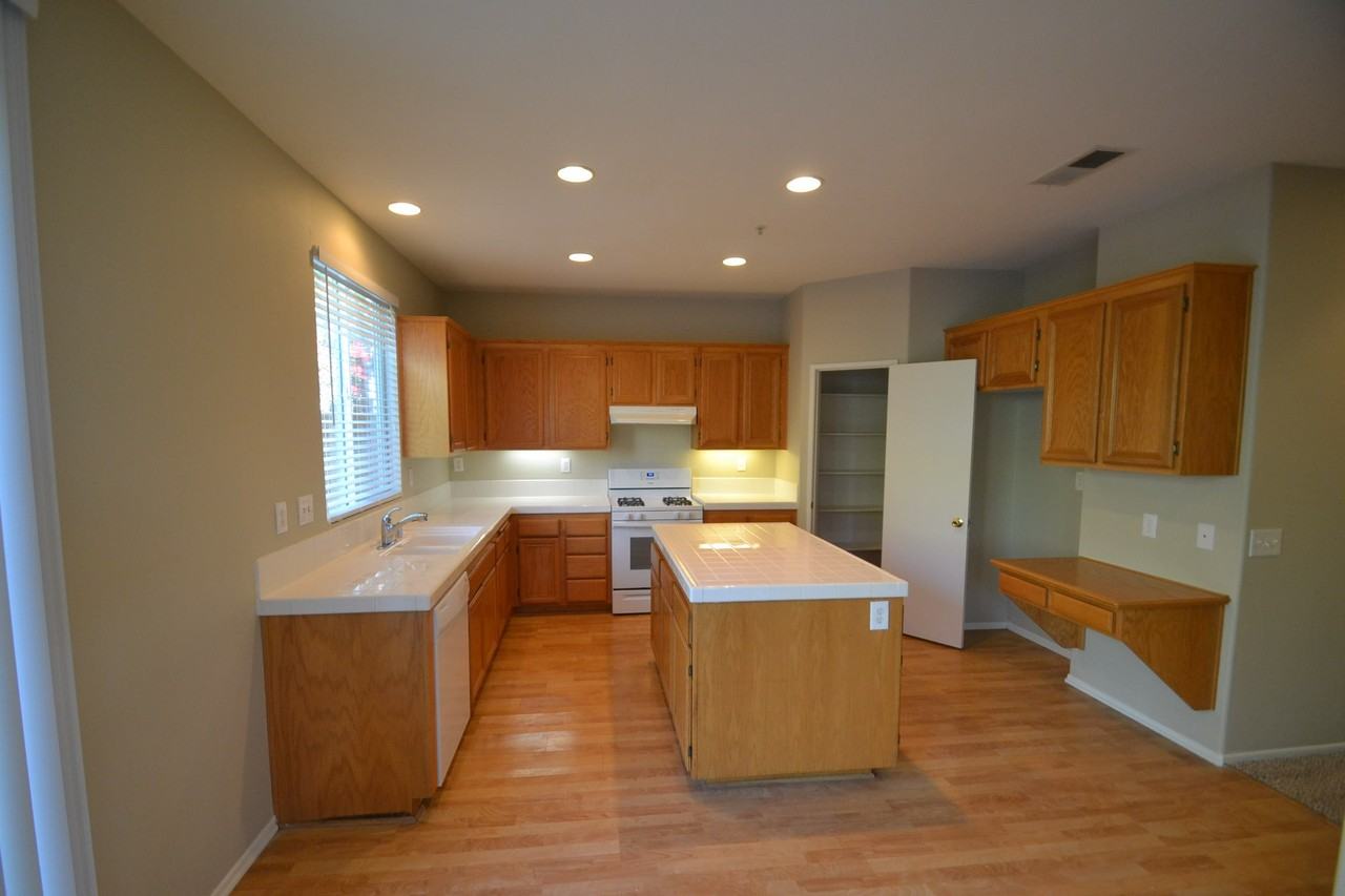 14804 Hillstone Ave - Photo 3 of 11