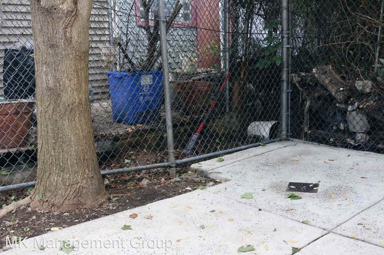 1628 French Street - Photo 3 of 8