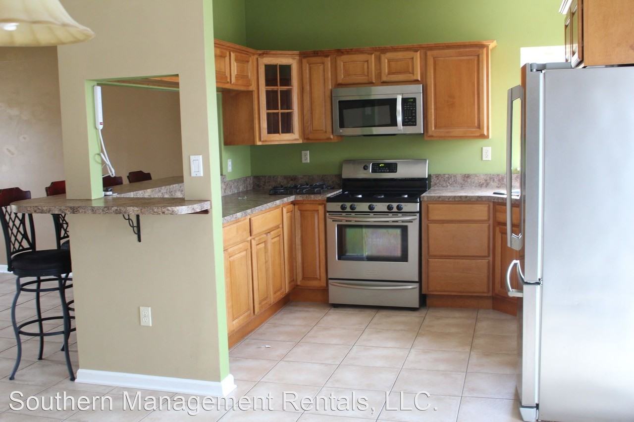 13 Haverford Cir - Photo 2 of 3