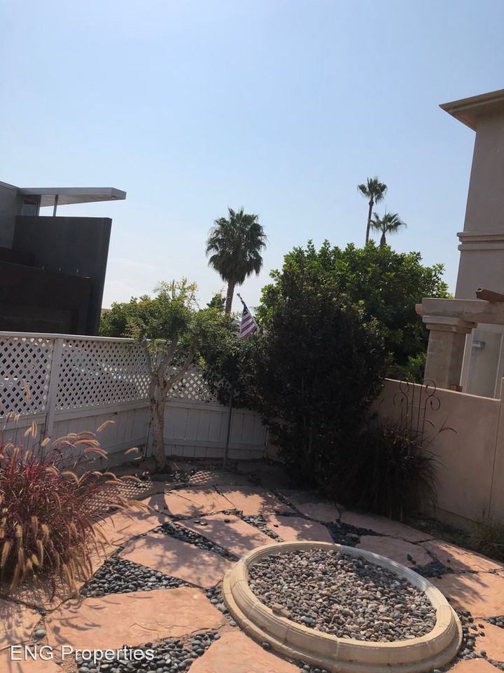 5667 Dolphin Pl - Photo 3 of 25