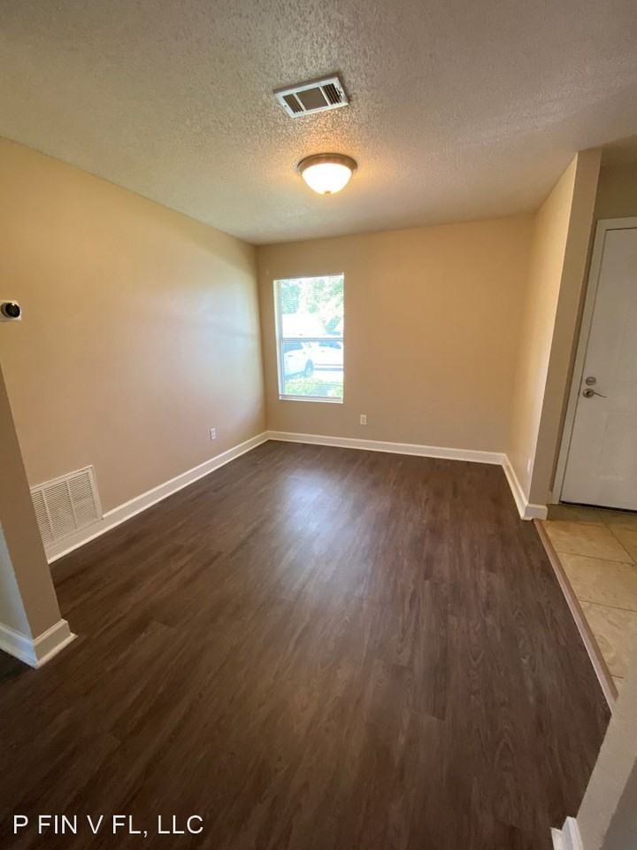 33 Arva Ct - Photo 2 of 15