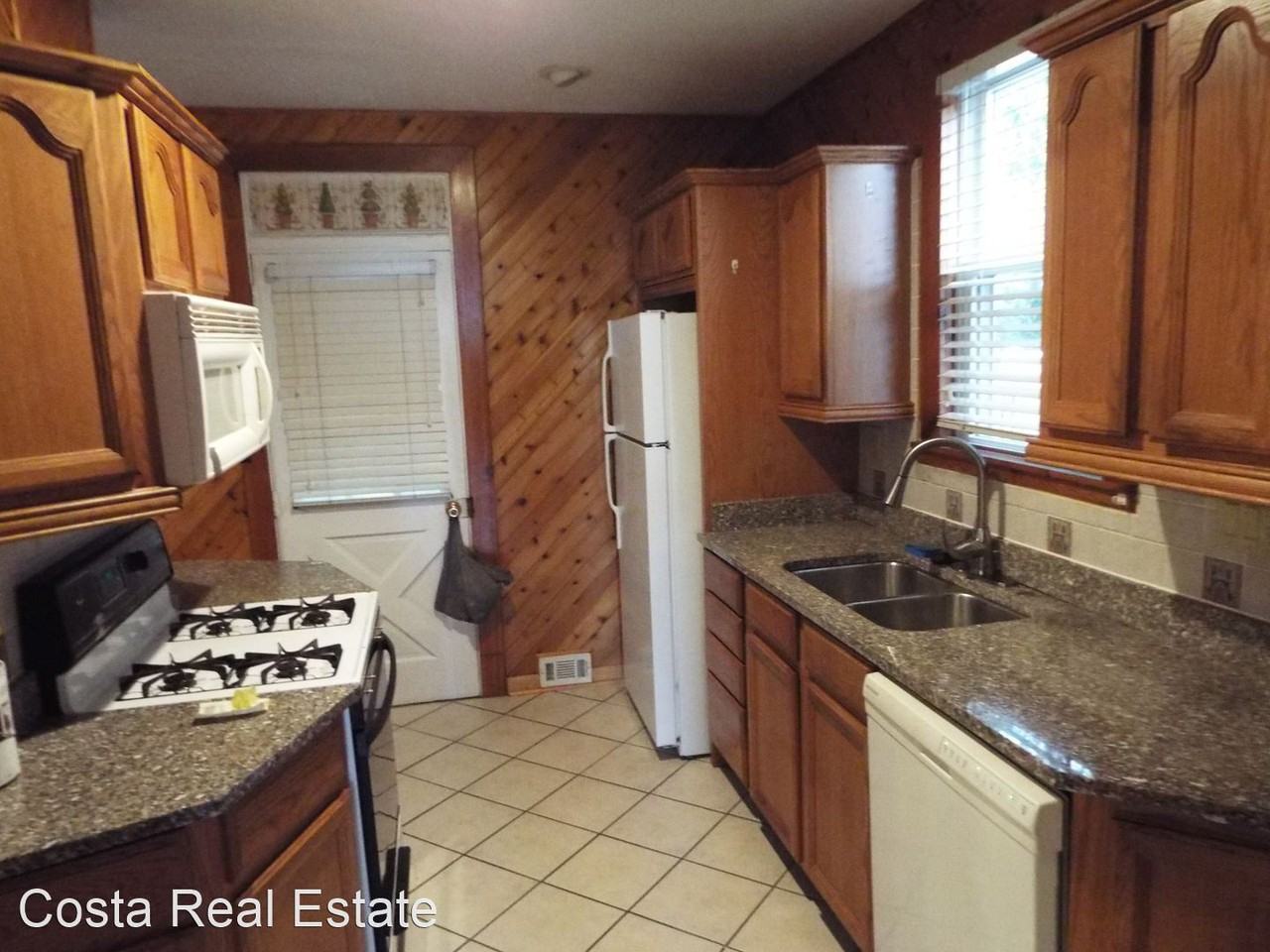 323 Cadwallader St - Photo 2 of 26