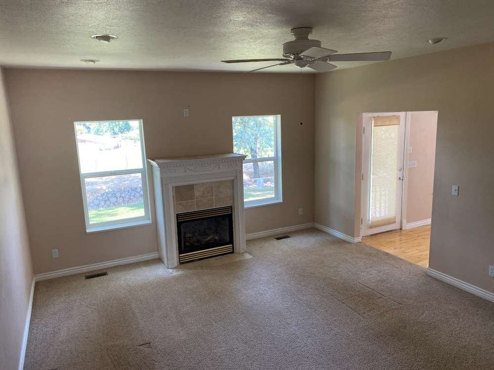 2079 Ne - Photo 3 of 23