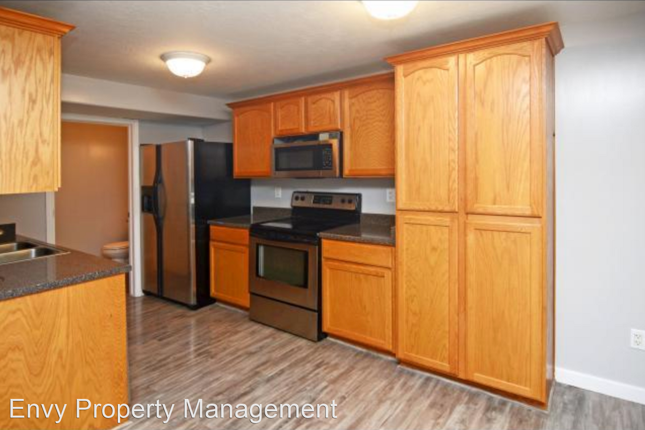 664 Plum Creek Ln. - Photo 3 of 10