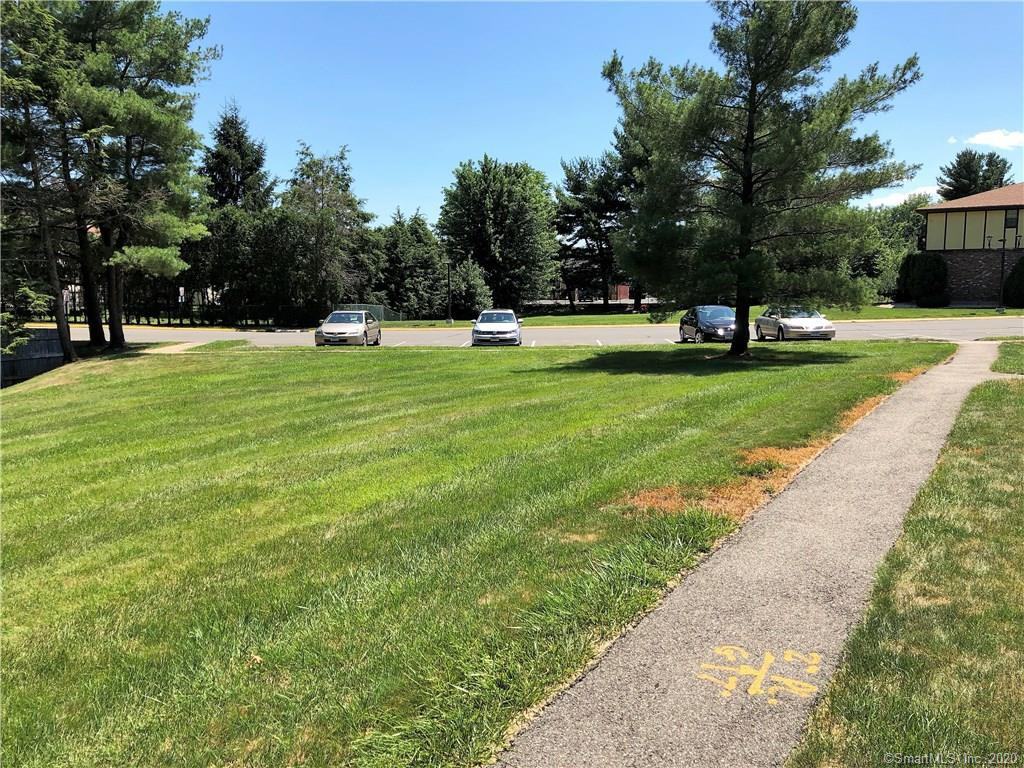 18 18 Surrey Drive A4 - Photo 3 of 15